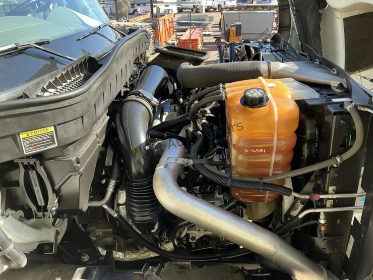 2015-international-7400-image-20