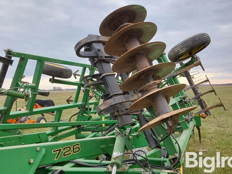 john-deere-726-image-14