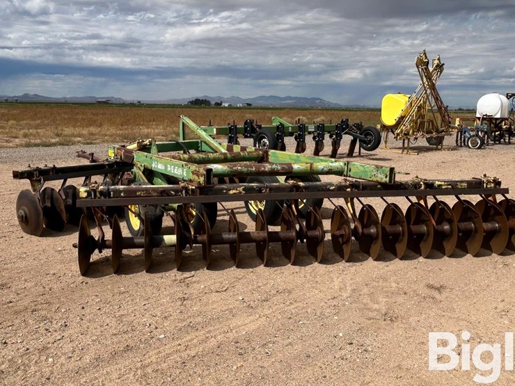 john-deere-t0340-offset-breaking-disk-harrow-image-7