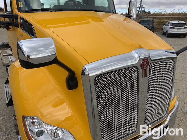 2021-kenworth-t680-image-11