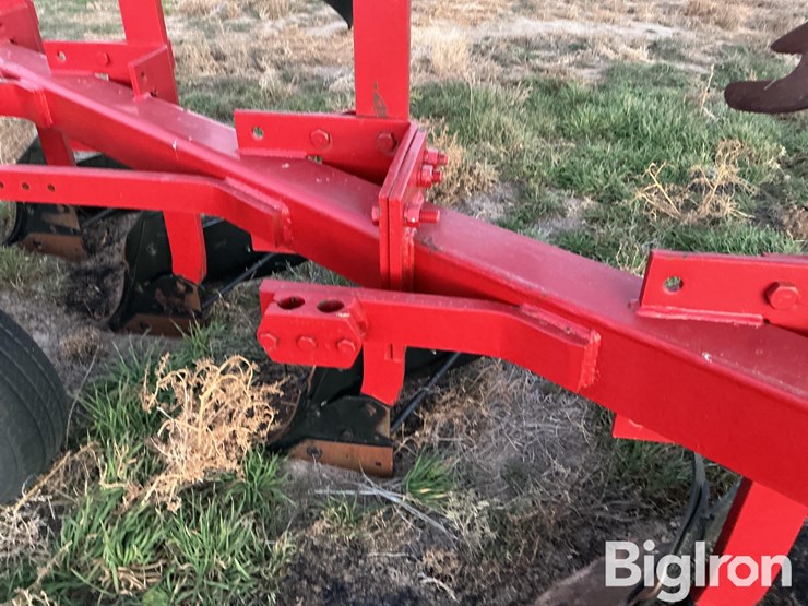 international-140-image-14