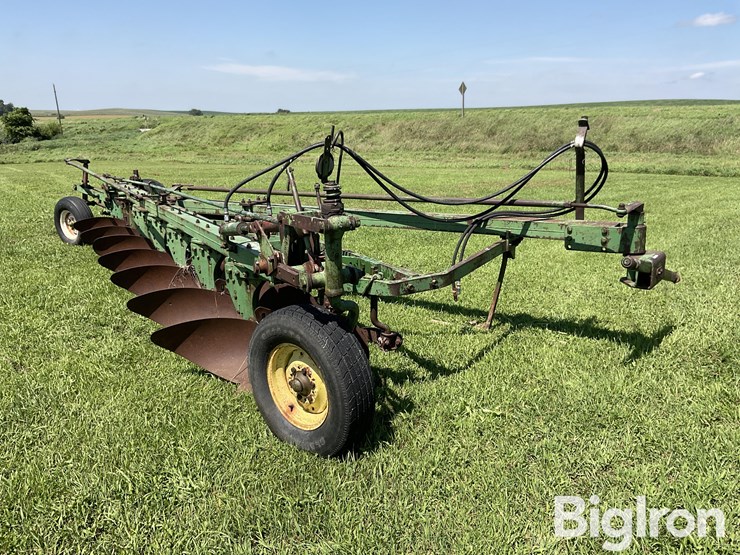 john-deere-7-image-3