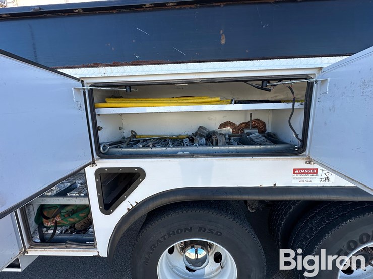 peterbilt-348-image-17