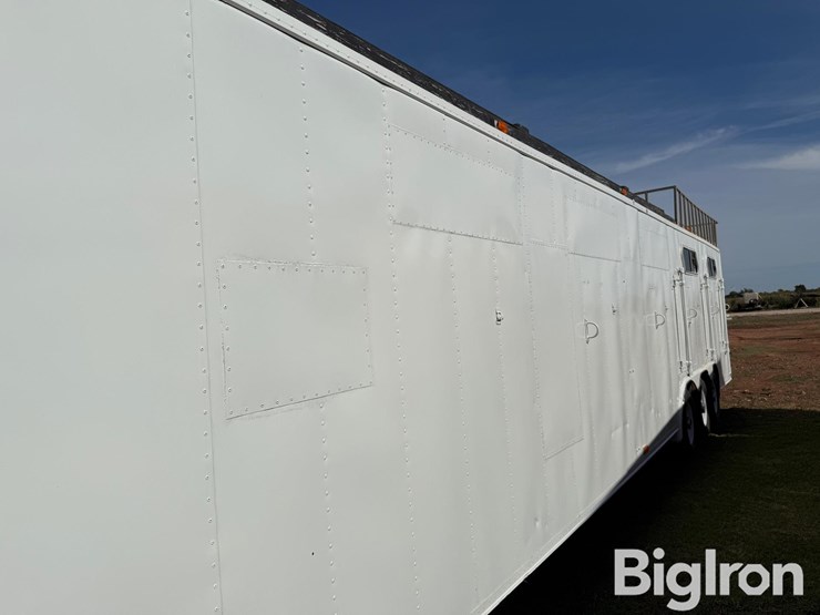 1979-44'-tri/a-aluminum-horse-trailer-w/living-quarters-image-12