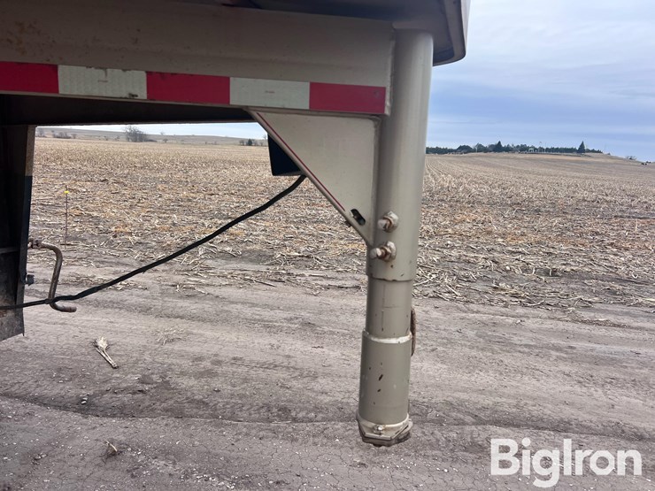 2003-titan-trailer-image-10