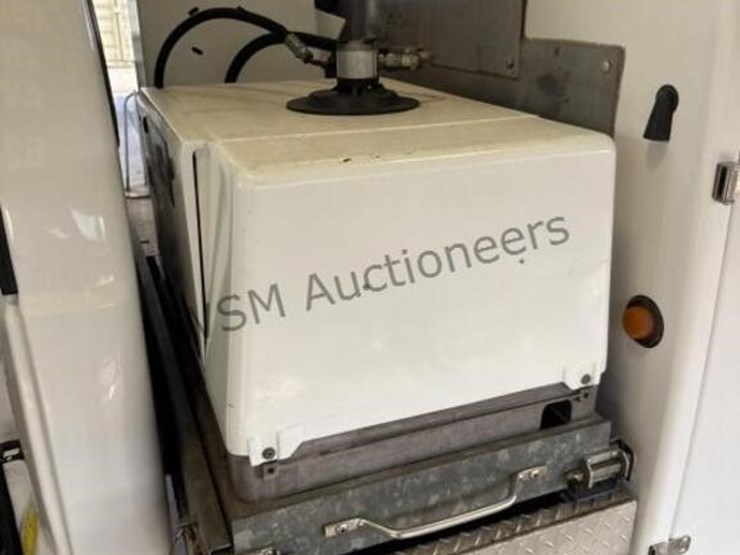 2006-ford-f450-image-17