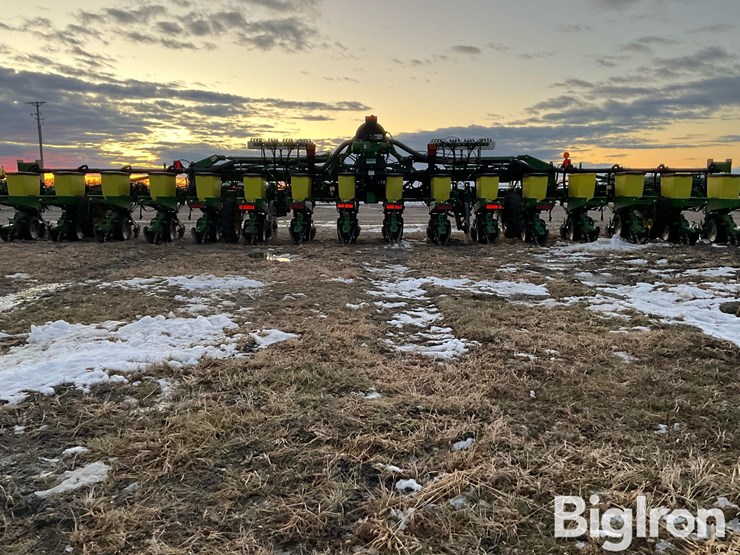 john-deere-1720-image-6