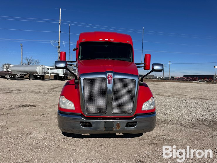 2020-kenworth-t680-image-2