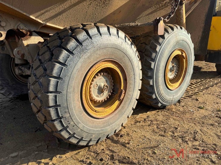 komatsu-hm300-2-image-12