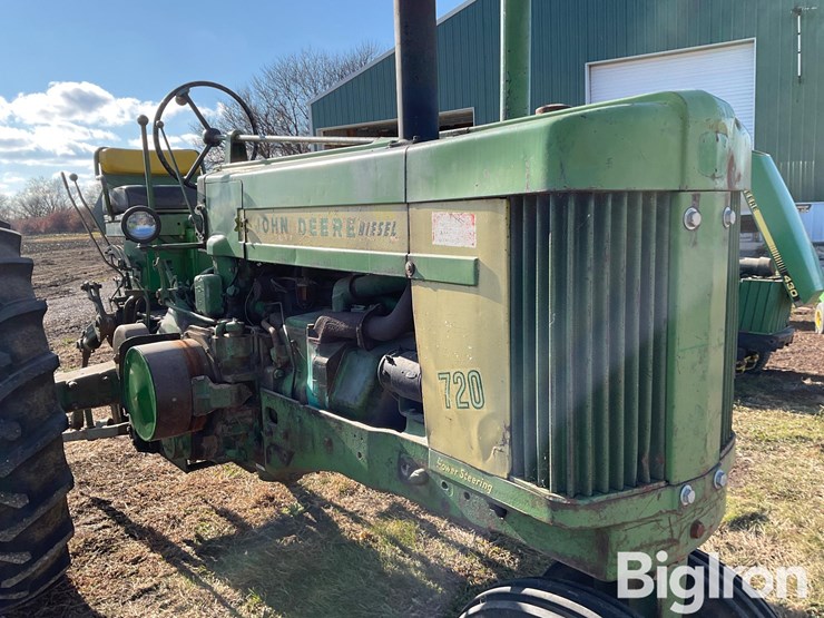 john-deere-720-image-11
