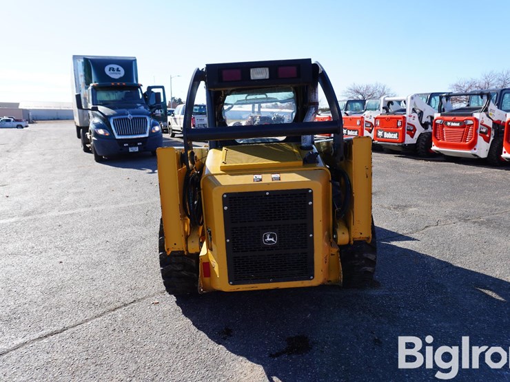 john-deere-317-image-6