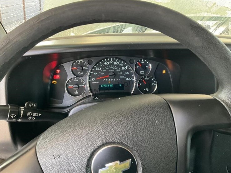 2012-chevrolet-express-1500-image-17