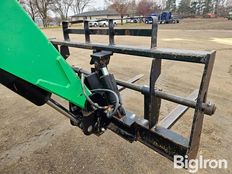 2014-jlg-6036-image-12