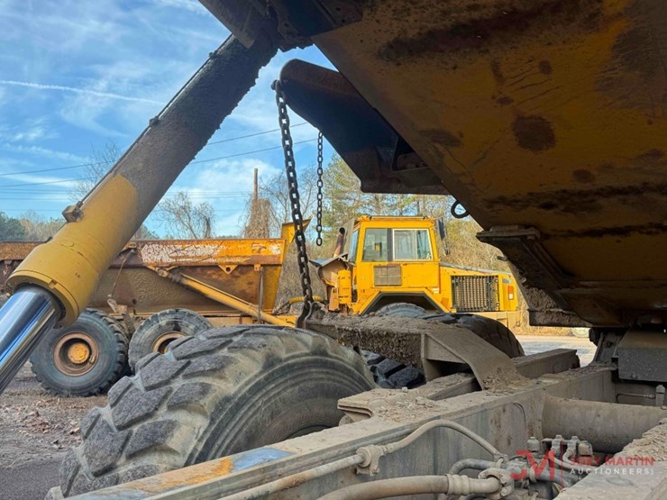 komatsu-hm300-2-image-22