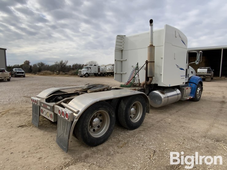 2009-peterbilt-386-image-5