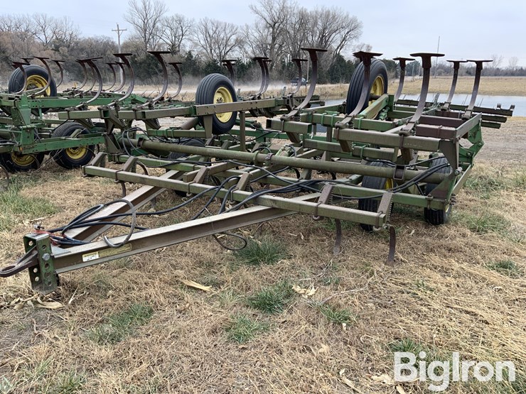 john-deere-18-image-1