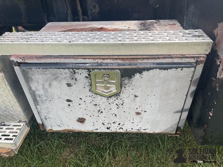 1998-peterbilt-378-image-16