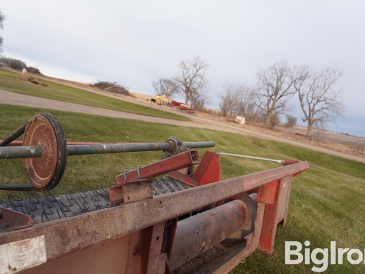 international-810-13-image-12