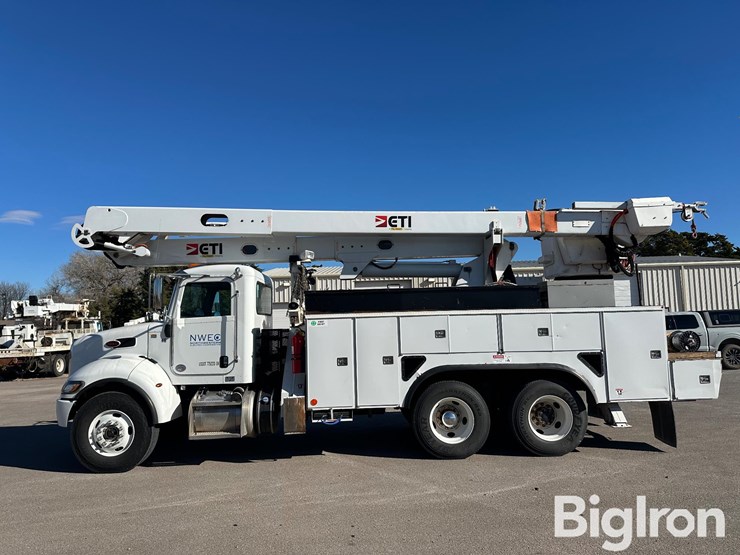 peterbilt-348-image-8