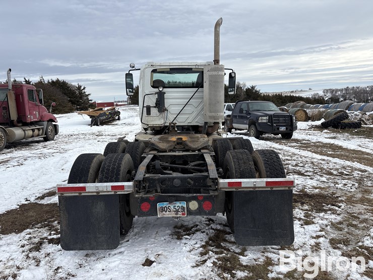 2011-international-prostar-image-6