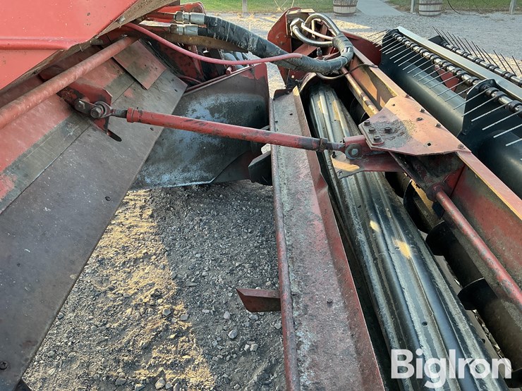 1992-hesston-8400-image-11