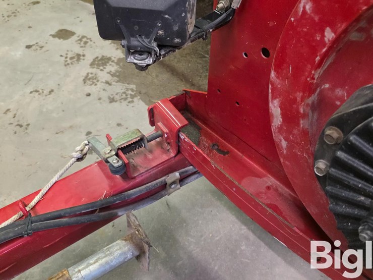 2015-new-holland-bc5060-image-9