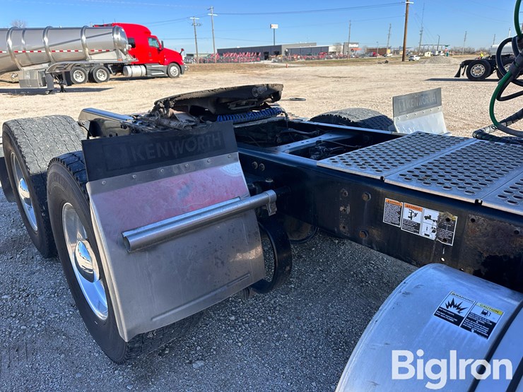 2019-kenworth-t680-image-19