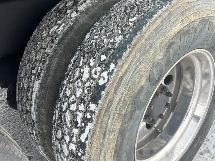 1997-peterbilt-357-image-20