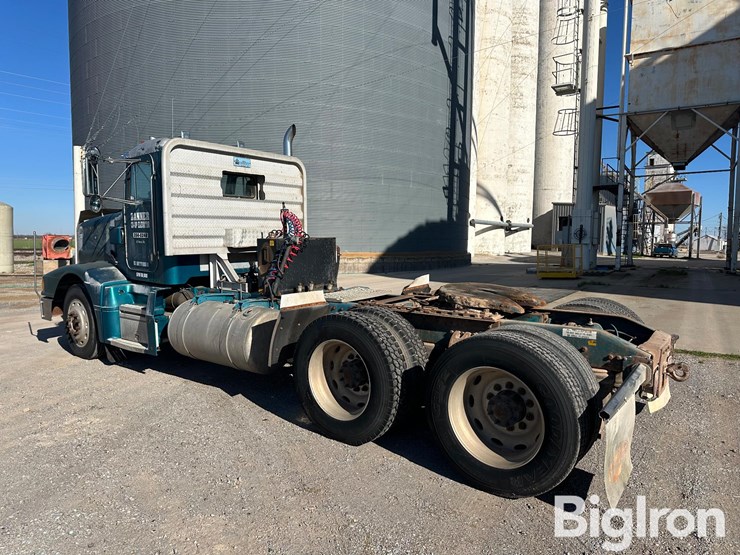 peterbilt-377-image-7