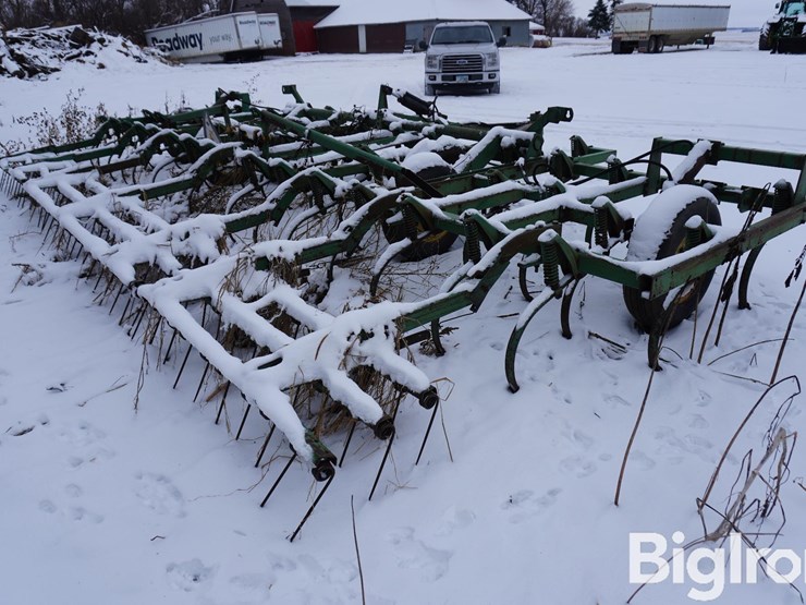 john-deere-24-image-5