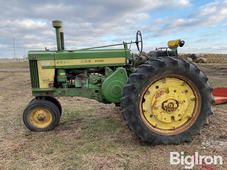 john-deere-720-image-8