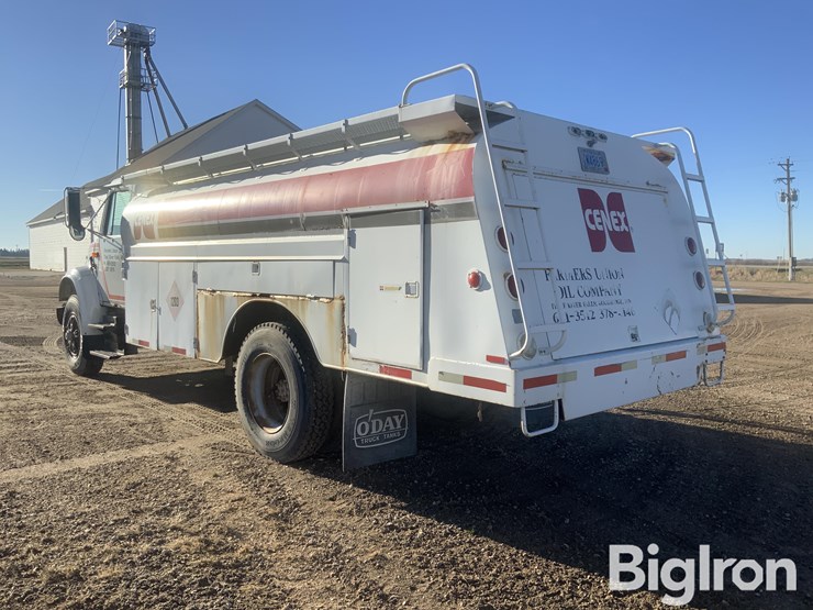 international-4900-image-7