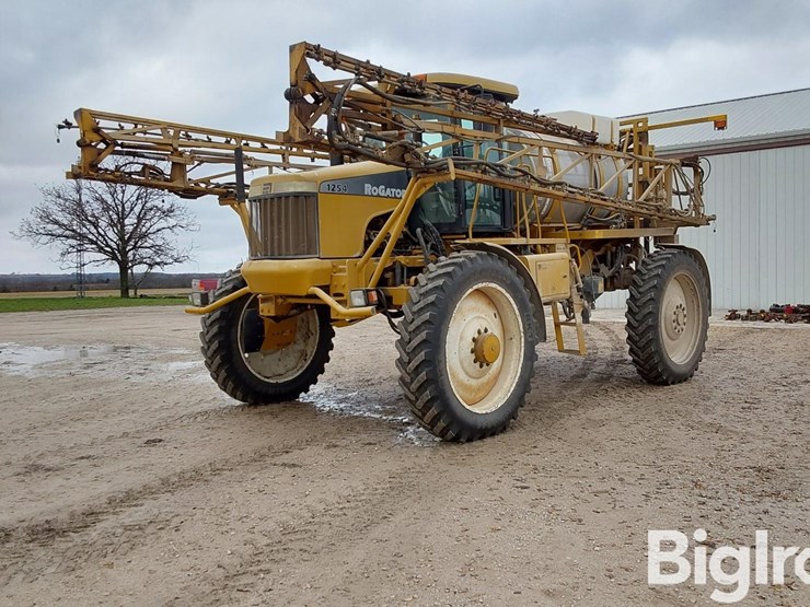 ag-chem-rogator-1254-image-1