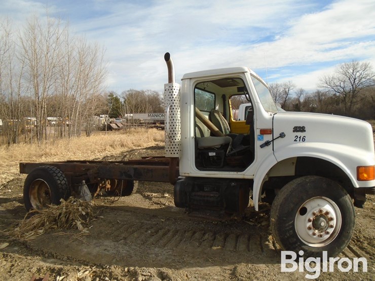 international-4700-image-4