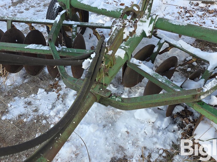 john-deere-10-image-11