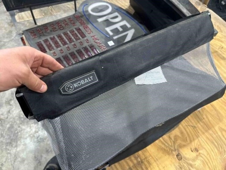 2-kobalt-bags,-trays,-signs-image-2