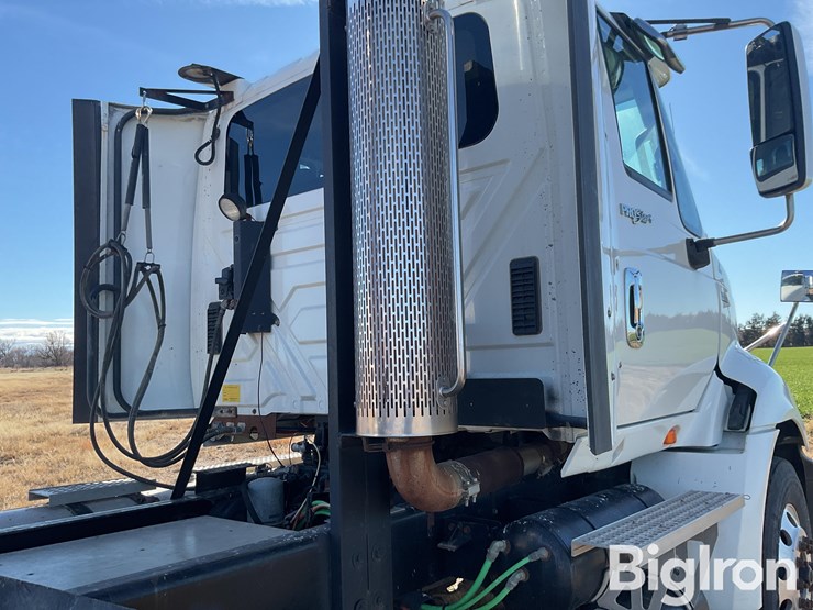 international-prostar-image-19