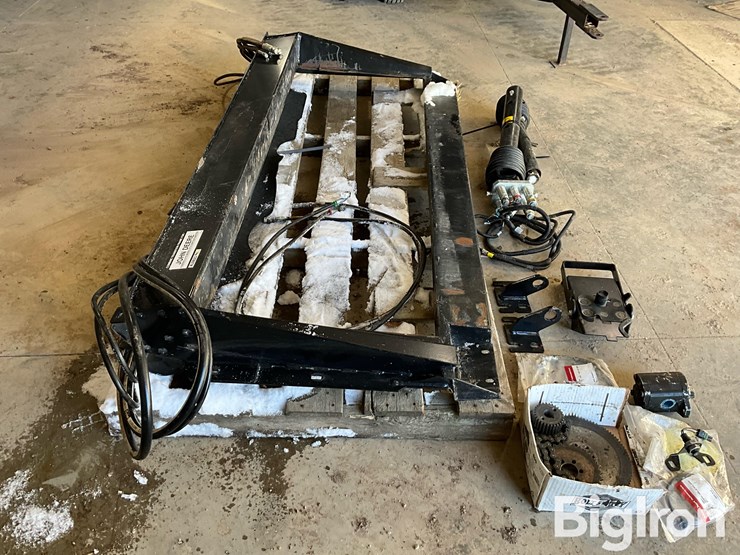 macdon-to-john-deere-combine-transition-plate-image-4