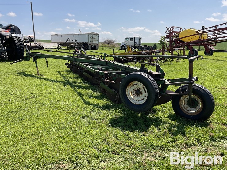 john-deere-7-image-7