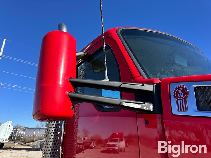 2019-kenworth-t680-image-14