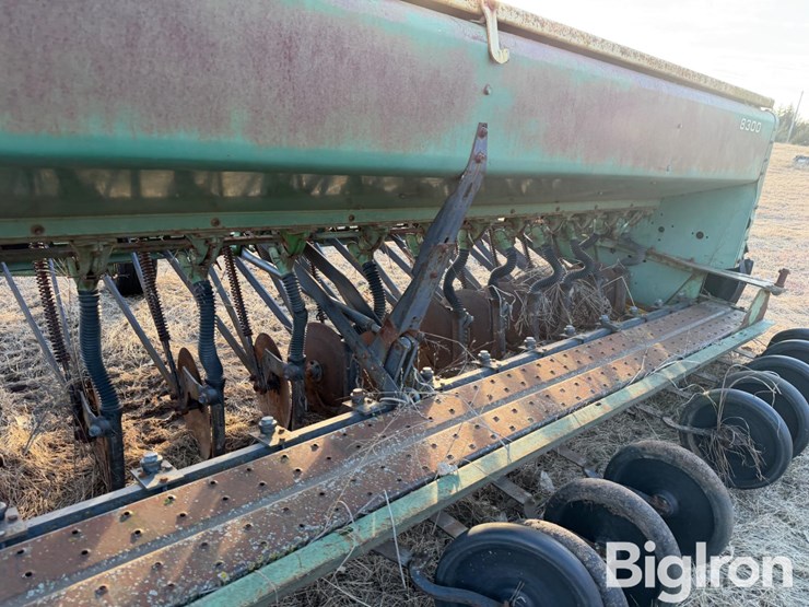 john-deere-8300-image-16