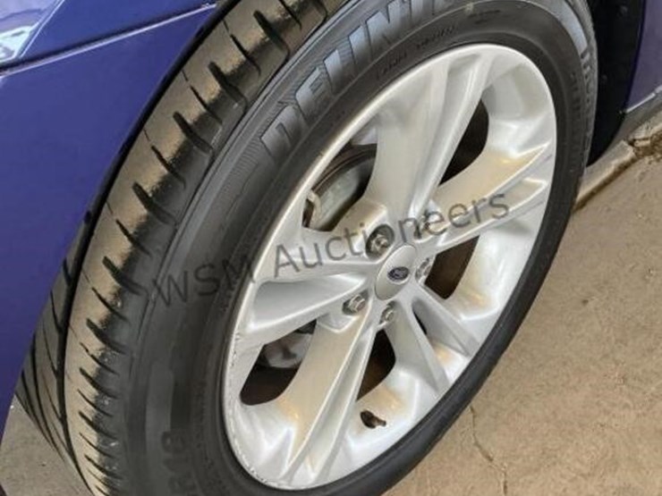 2015-ford-taurus-sdn-image-8