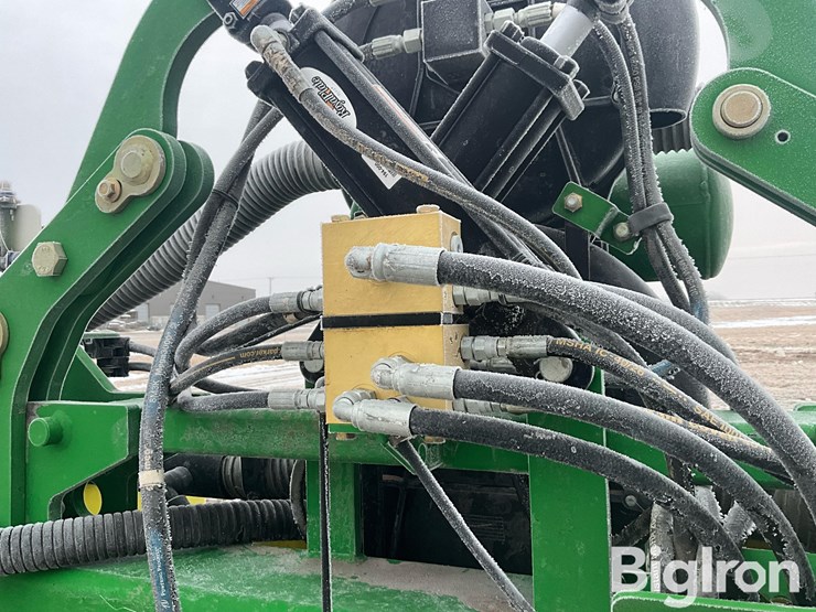 john-deere-1720-image-16