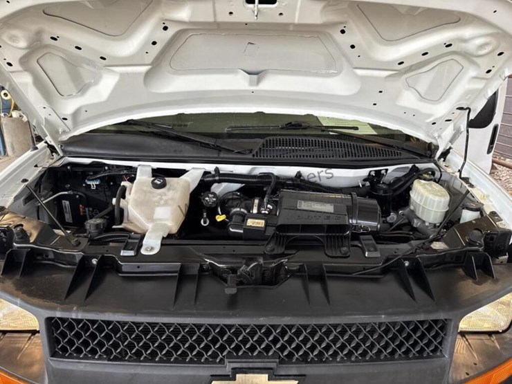 2014-chevrolet-express-2500-image-15