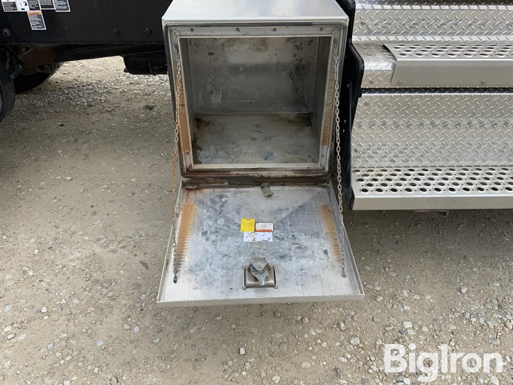 2021-kenworth-t680-image-16