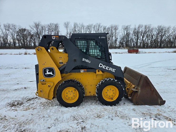 2023-deere-318g-image-4