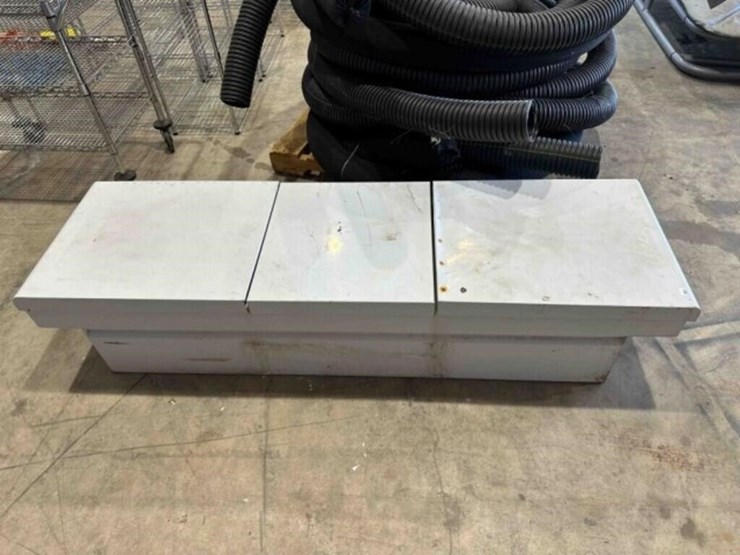 70”-atwood's-truck-tool-bed,-no-key-image-1