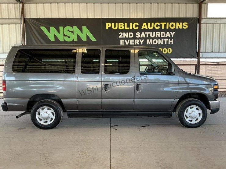 2009-ford-e150-image-1