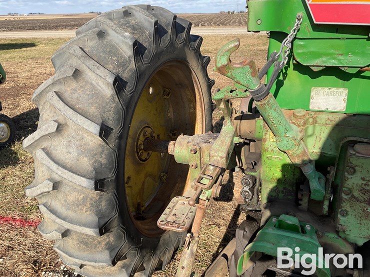 john-deere-720-image-17