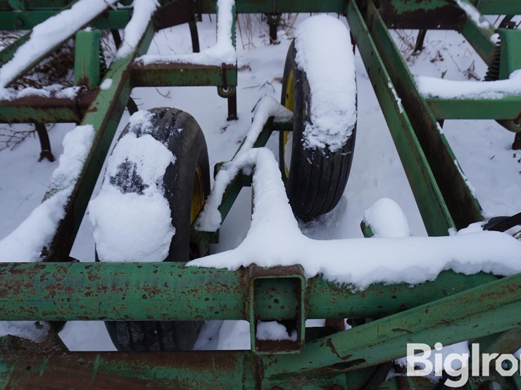 john-deere-24-image-12